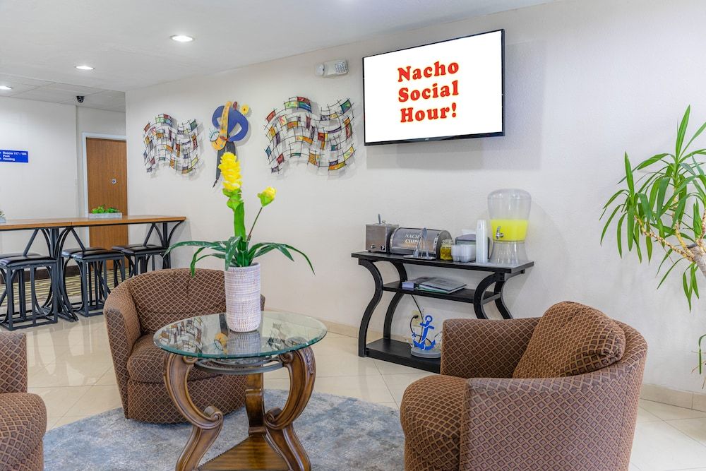 Microtel Inn & Suites by Wyndham Kingsland Naval Base I-95 2