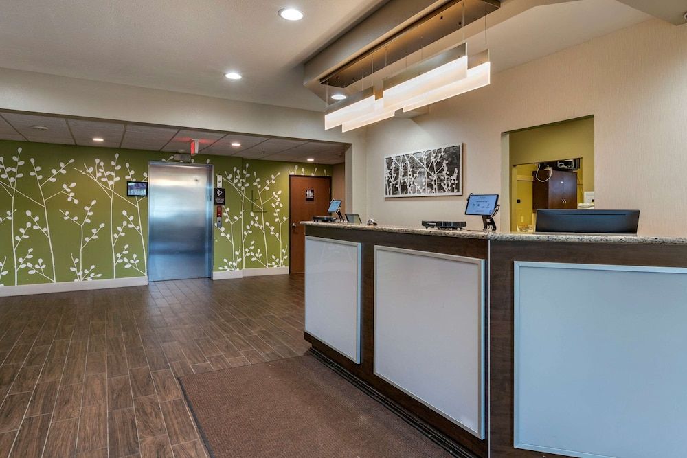 Sleep Inn & Suites Kalamazoo Southwest 3