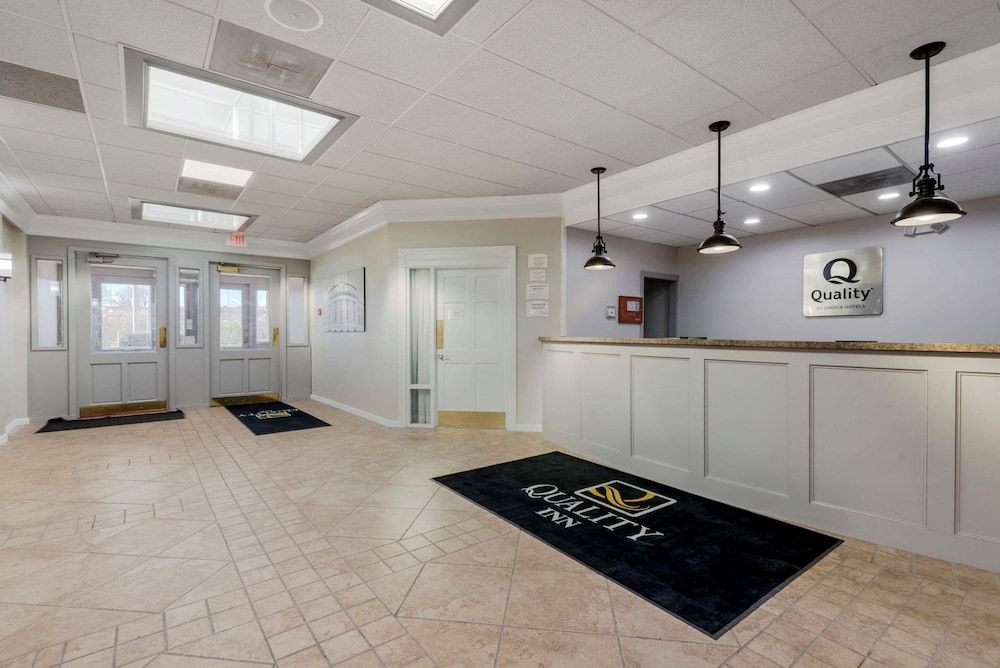 Quality Inn & Suites New Hartford - Utica 3