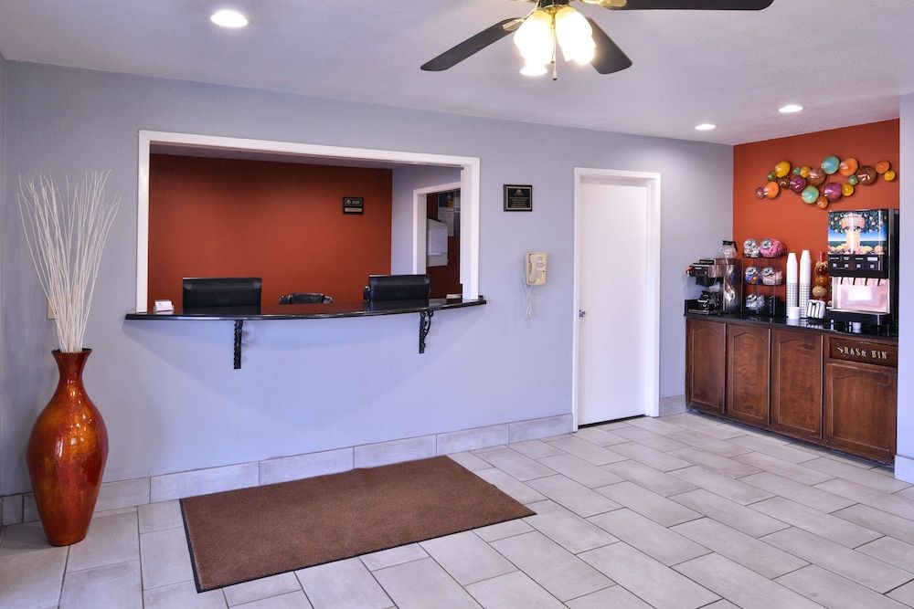 Americas Best Value Inn Batesville 2