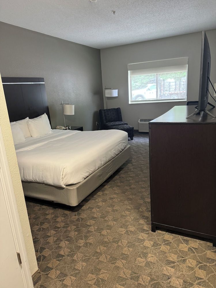 Comfort Inn Huntington near University area 3