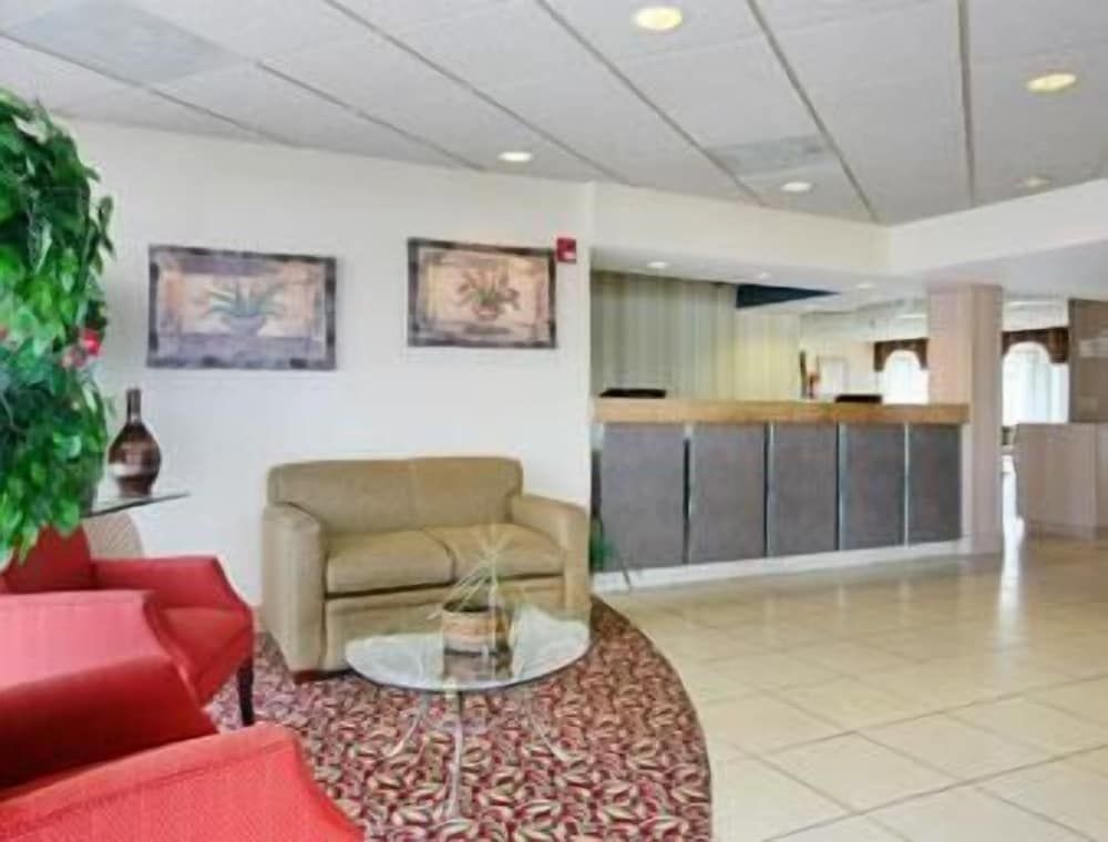 Ramada by Wyndham Lebanon 2