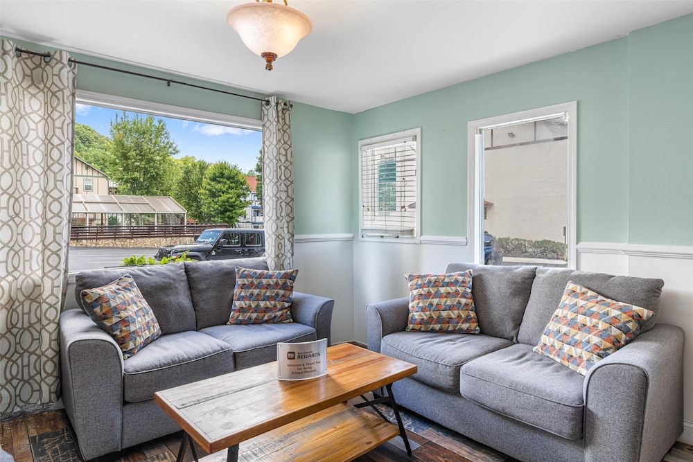 SureStay Hotel by Best Western Helen Downtown 2