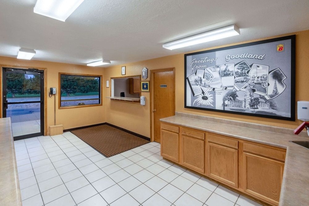 Super 8 by Wyndham Goodland 2