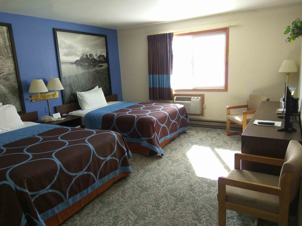 Hotel Iron Mountain Inn & Suites 3