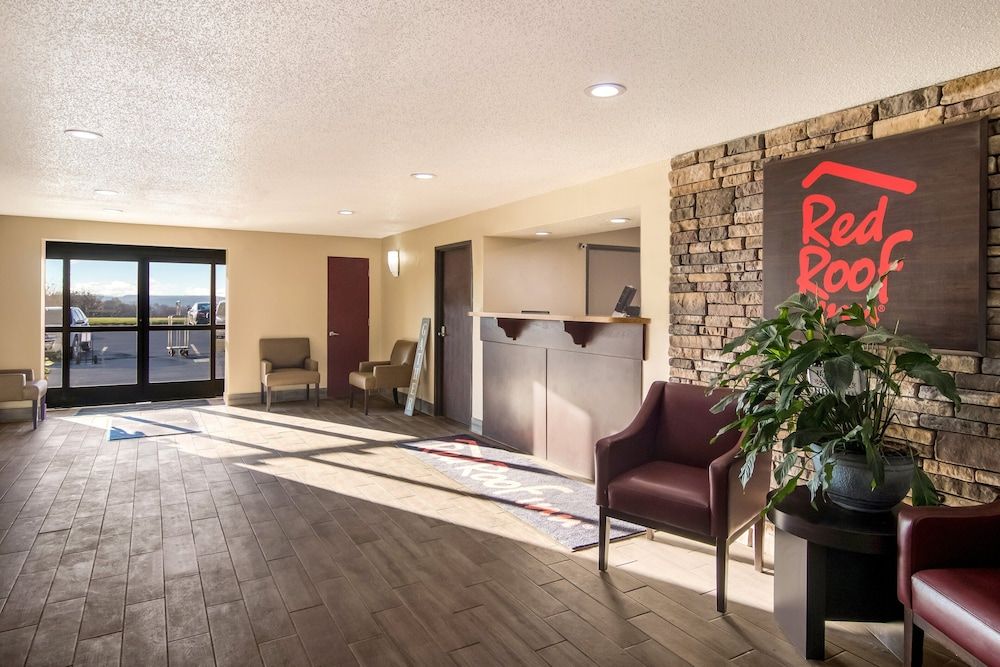 Red Roof Inn Greensburg 3