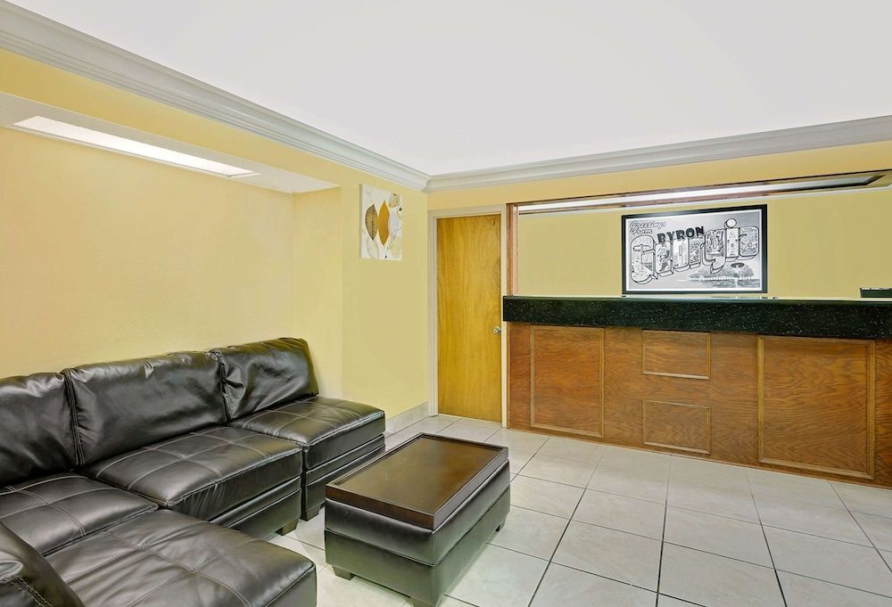 Super 8 by Wyndham Byron/South Macon 2