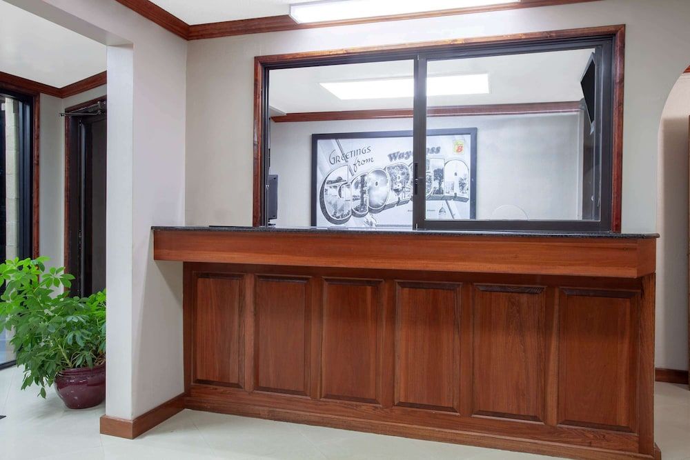 Super 8 by Wyndham Waycross GA 3