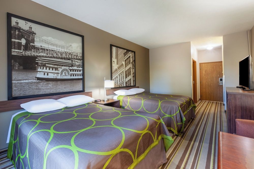 Super 8 by Wyndham La Grange KY 3