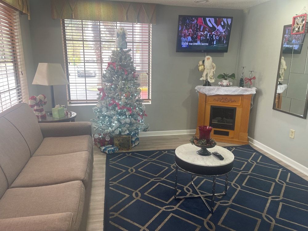 Red Roof Inn & Suites Hinesville 2