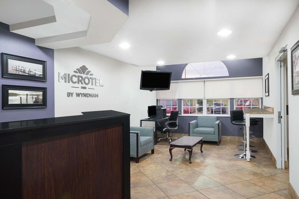 Microtel Inn by Wyndham Bowling Green 2