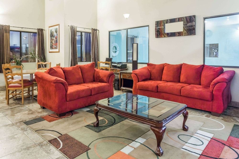 Travelodge by Wyndham Longmont 2