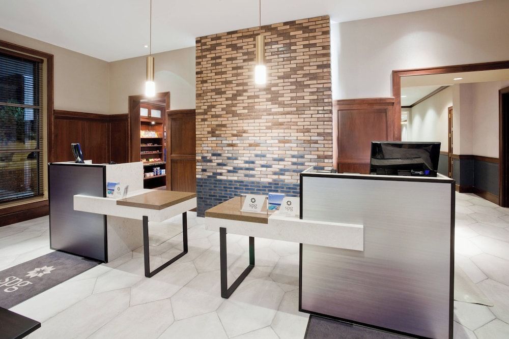 Sheraton St. Paul Woodbury Hotel 3