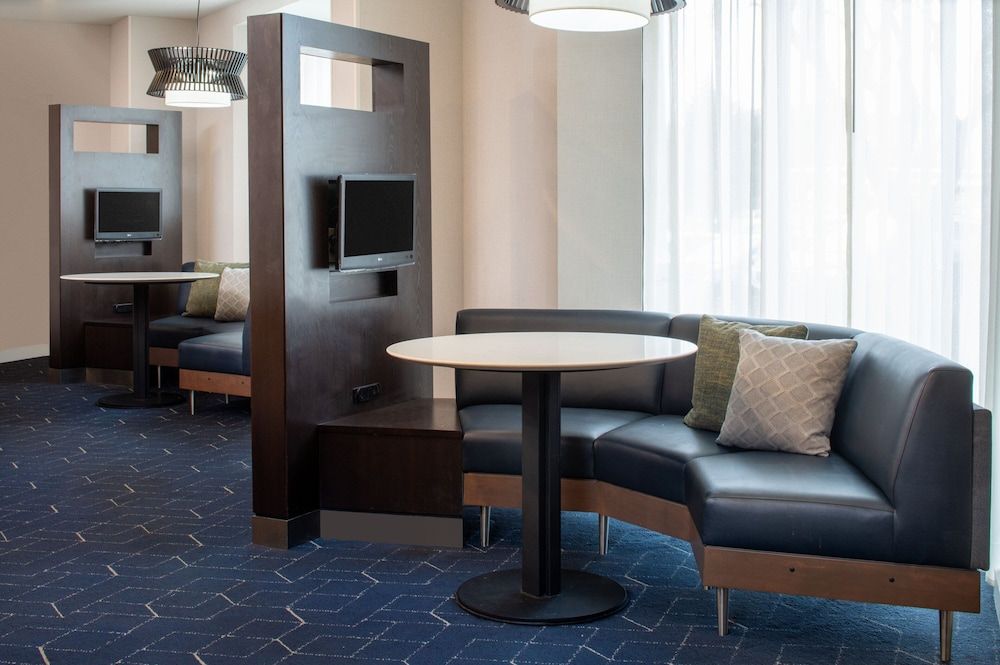 Courtyard by Marriott Decatur 3