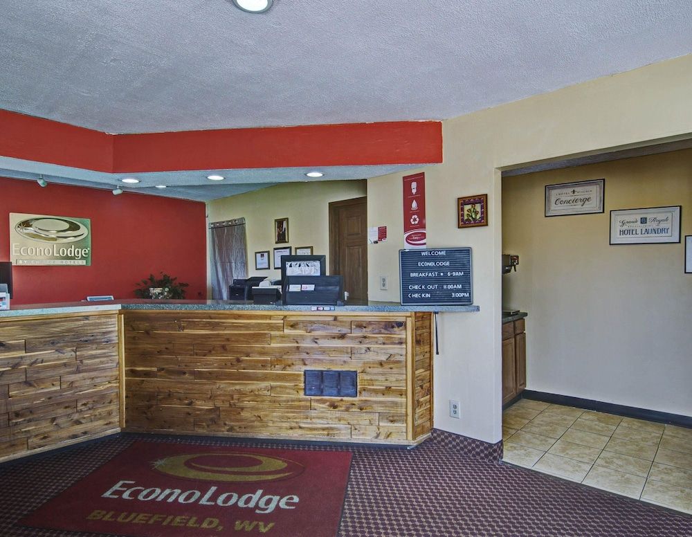 Econo Lodge Near Bluefield College 3