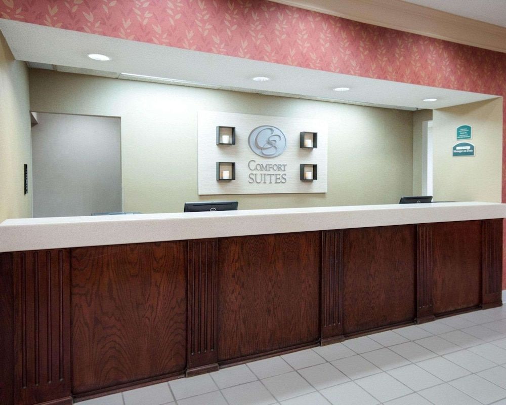 Comfort Suites Parkersburg South 3