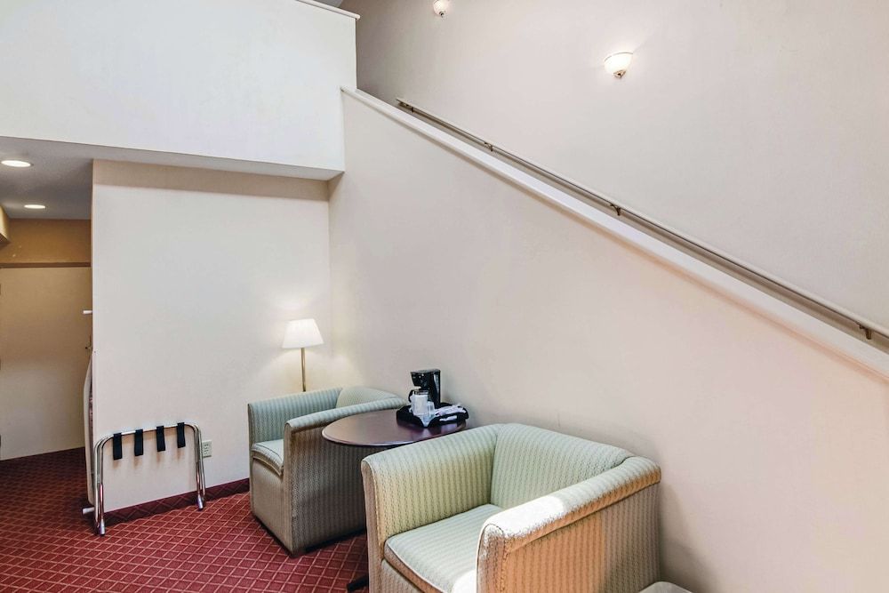 Americas Best Value Inn Torrington CT 3