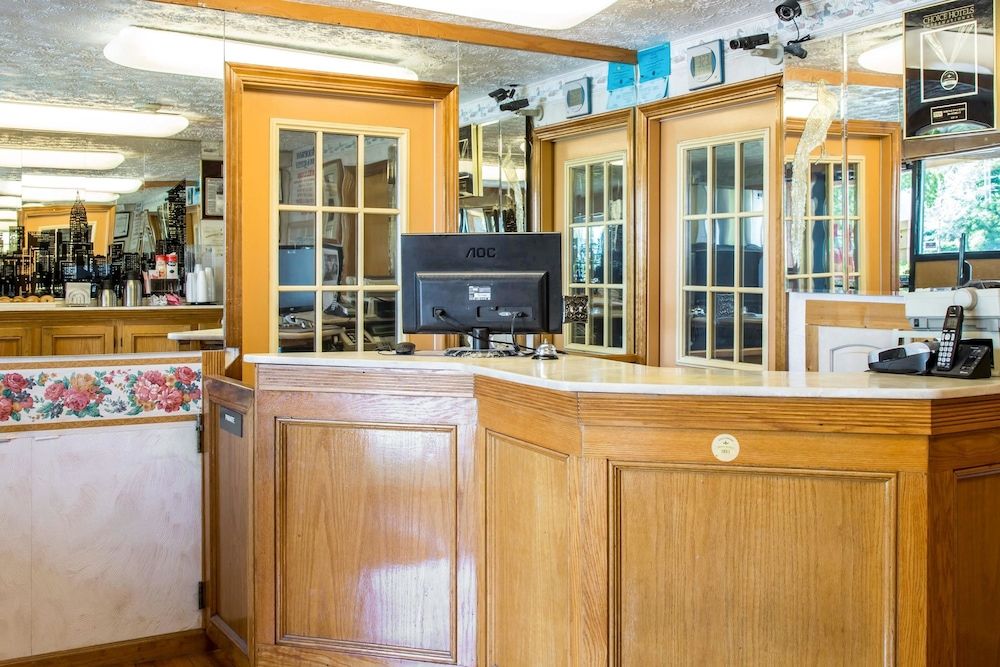 Rodeway Inn & Suites Branford - Guilford 2