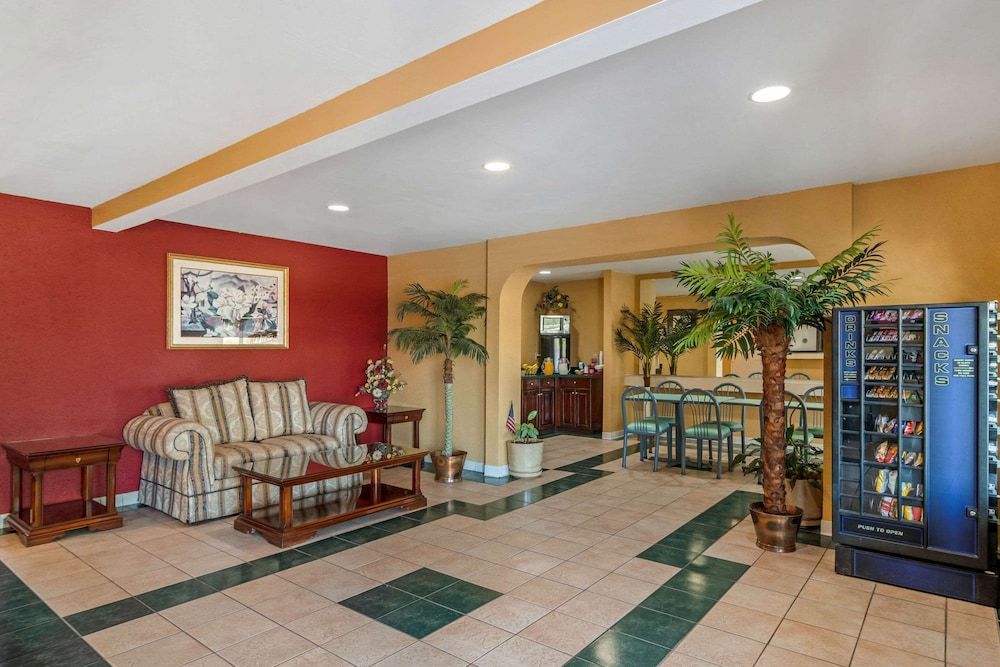 Econo Lodge Union City South Atlanta Area 2