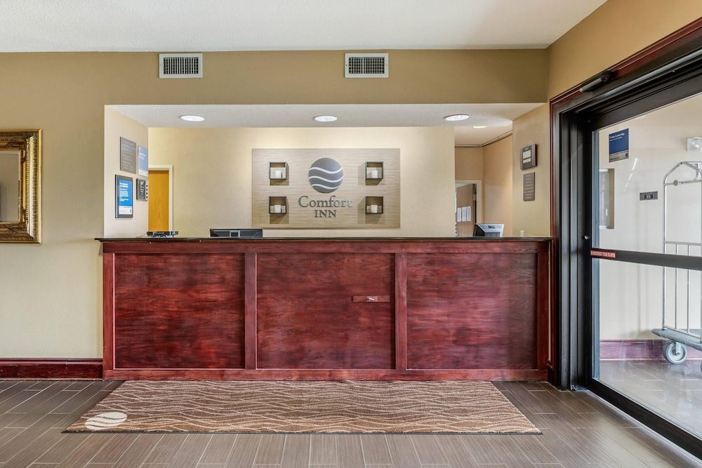 Comfort Inn Walcott near Davenport 2