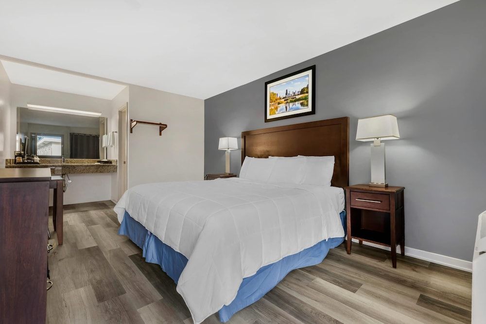 Rodeway Inn Lyons - La Grange 3