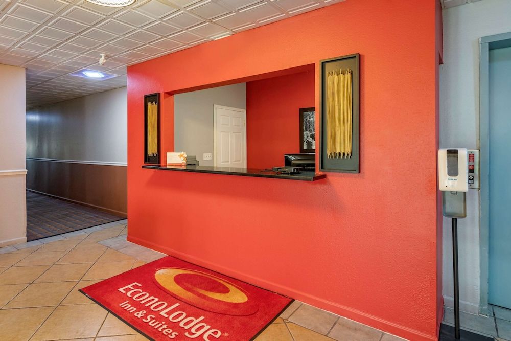 Econo Lodge Inn & Suites Granite City - St. Louis 3