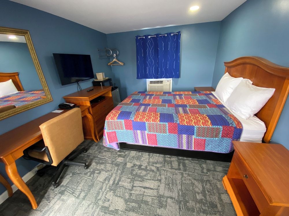 Royal Inn Claremont 3