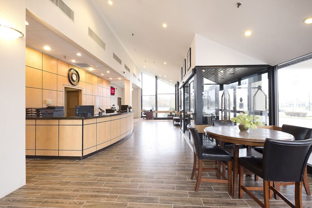 Red Roof Inn & Suites Mt Holly - McGuire AFB 3