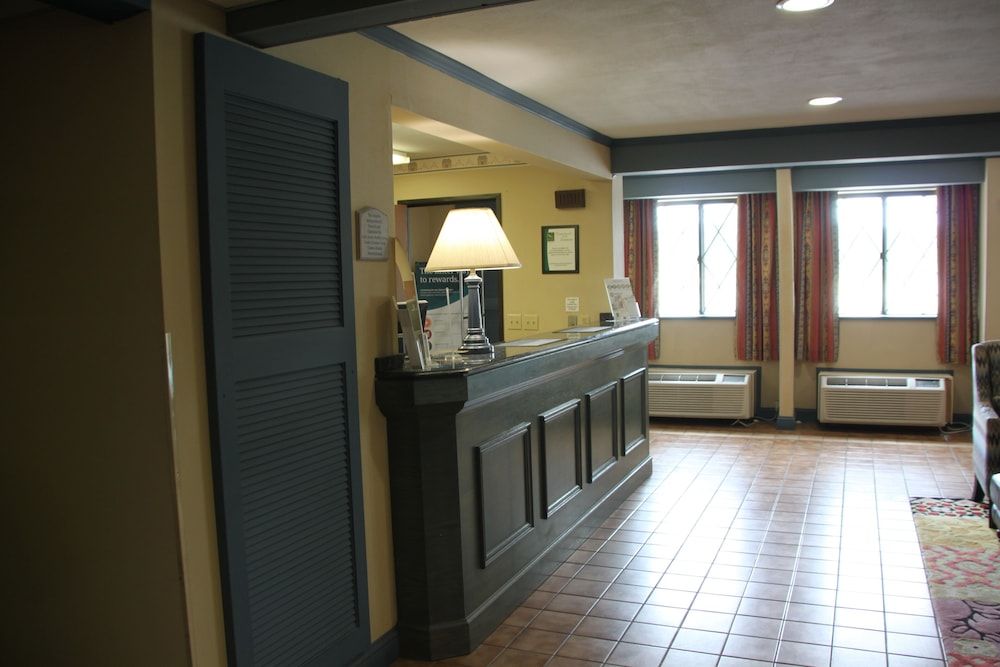 Quality Inn Syracuse 2