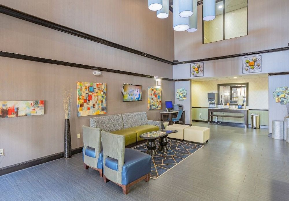 Comfort Inn & Suites Pauls Valley - City Lake 2