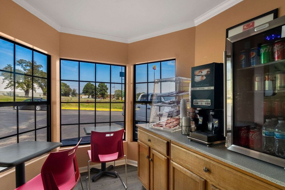 Econo Lodge Cornersville 3