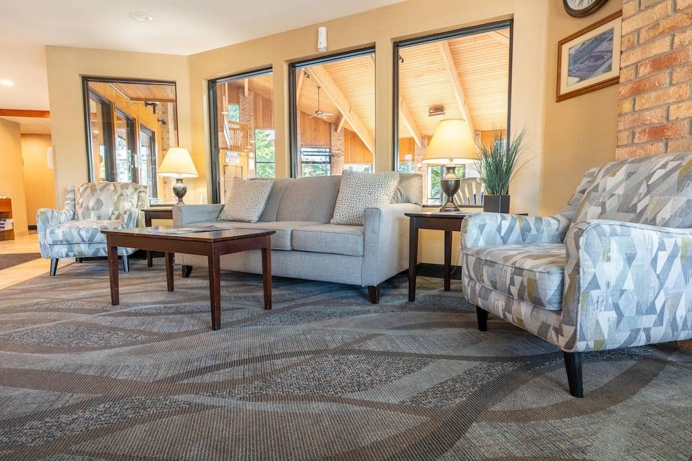 Quality Inn & Suites Sun Prairie Madison East 2