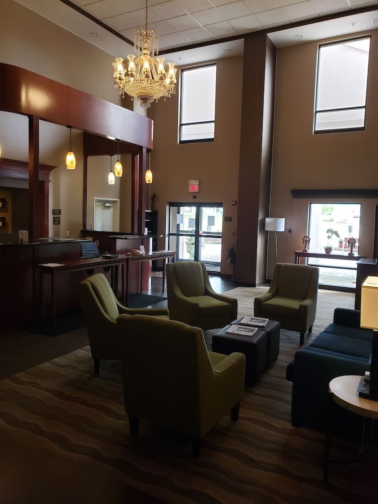 Comfort Suites South Point - Huntington 2