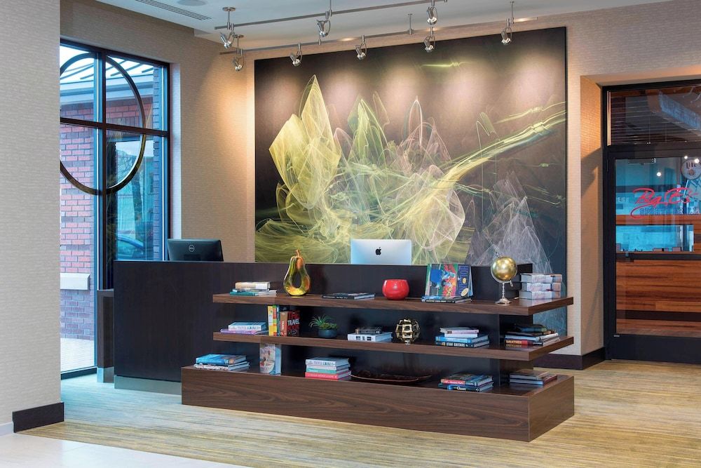 Courtyard by Marriott Holland Downtown 2