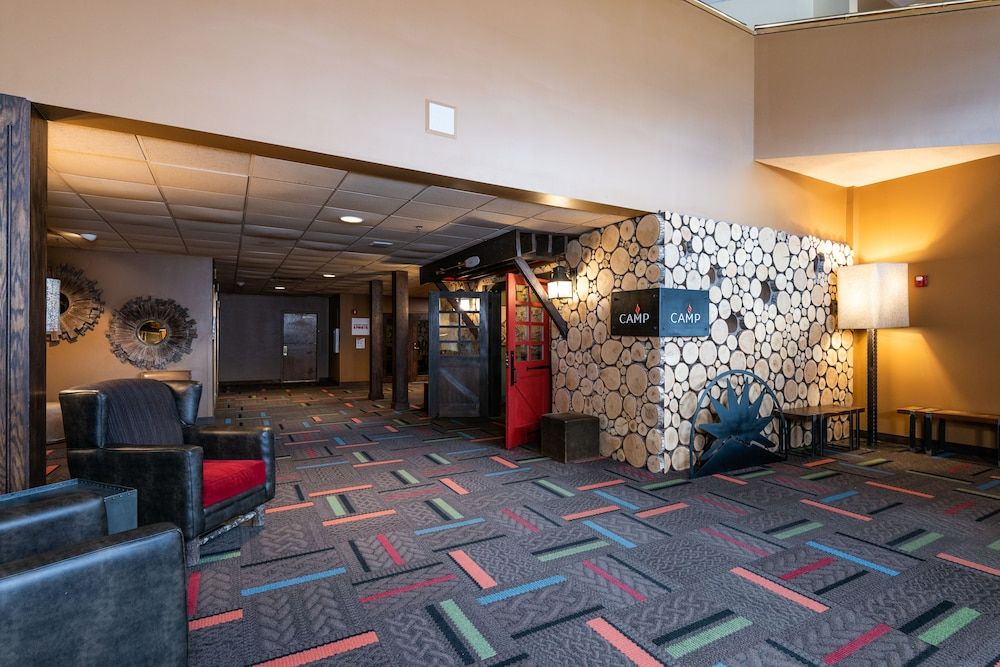 Grand Summit Hotel 2