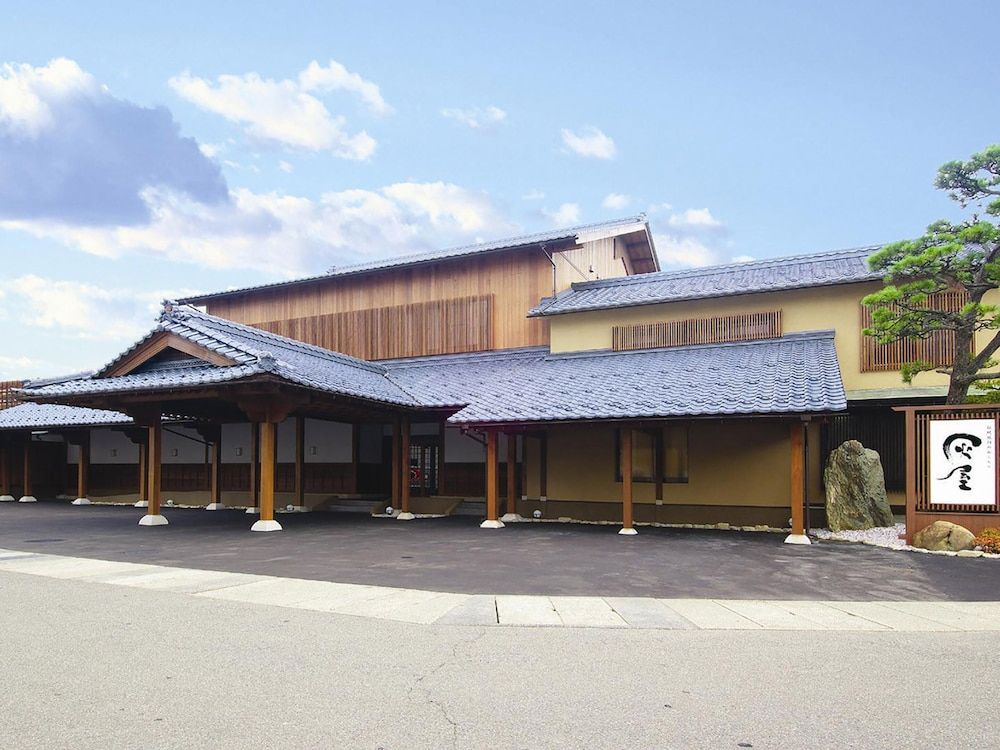 Haiya 3 estrelas em Awara