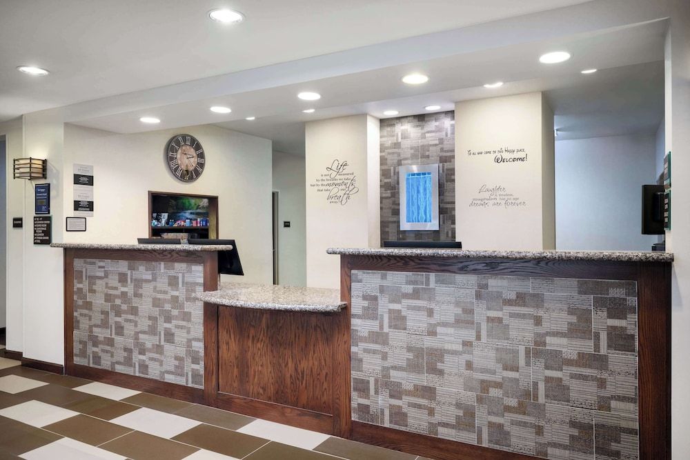 Green Mill Village Hotel & Suites, BW Signature Collection 3