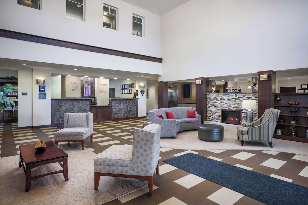 Green Mill Village Hotel & Suites, BW Signature Collection 2