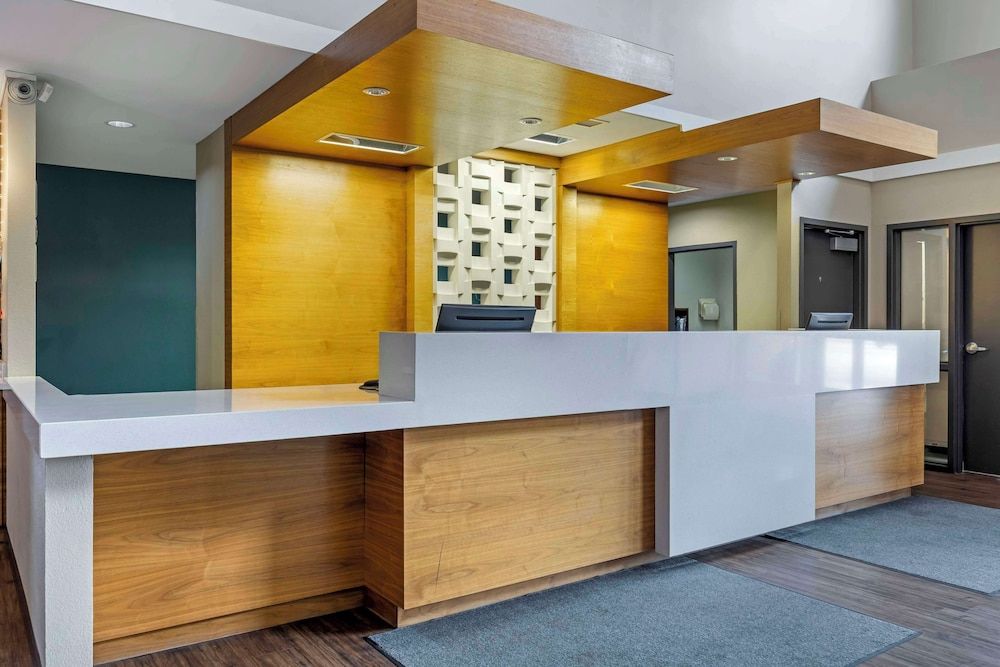 Best Western Plus Patterson Park Inn 3