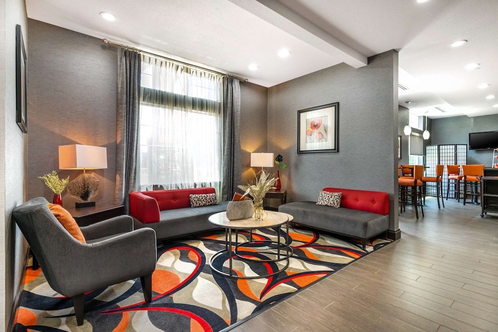 Best Western Plus Coweta's 1st Hotel 3