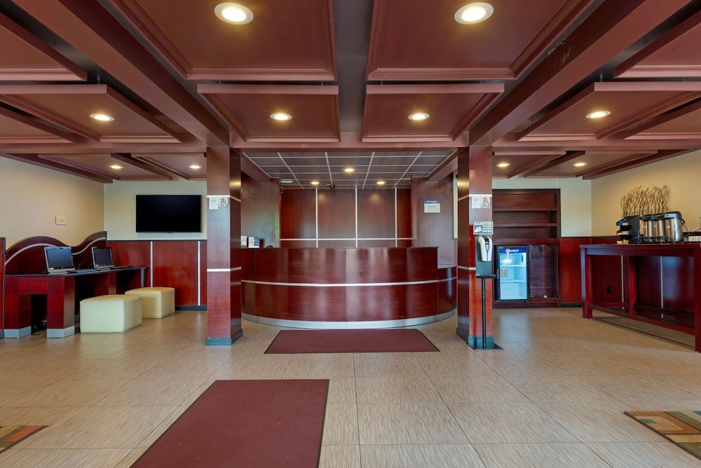 Best Western Plus Poconos Hotel 2