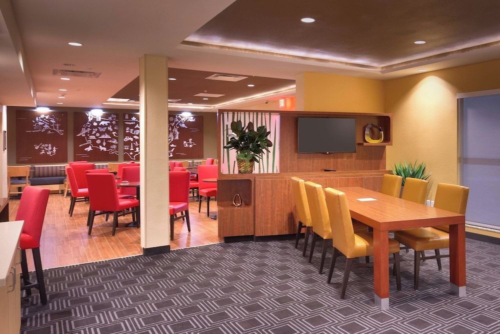 TownePlace Suites by Marriott Dickinson 2