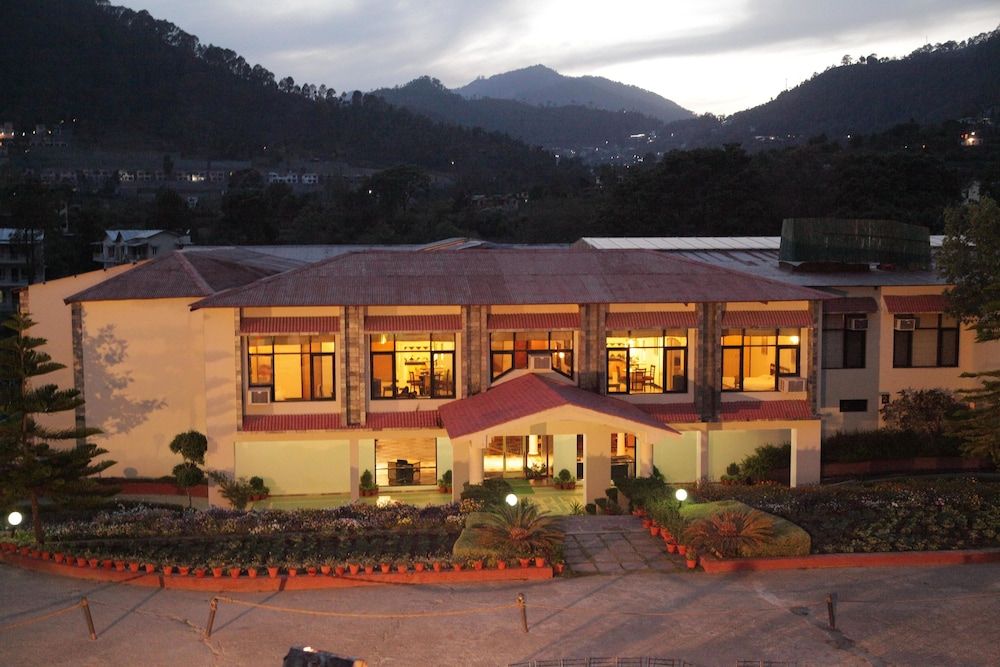 Country Inn, Bhimtal 4 estrellas en Bhīm Tāl