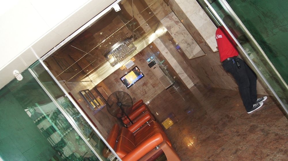 Royalview Hotel And Suites 3