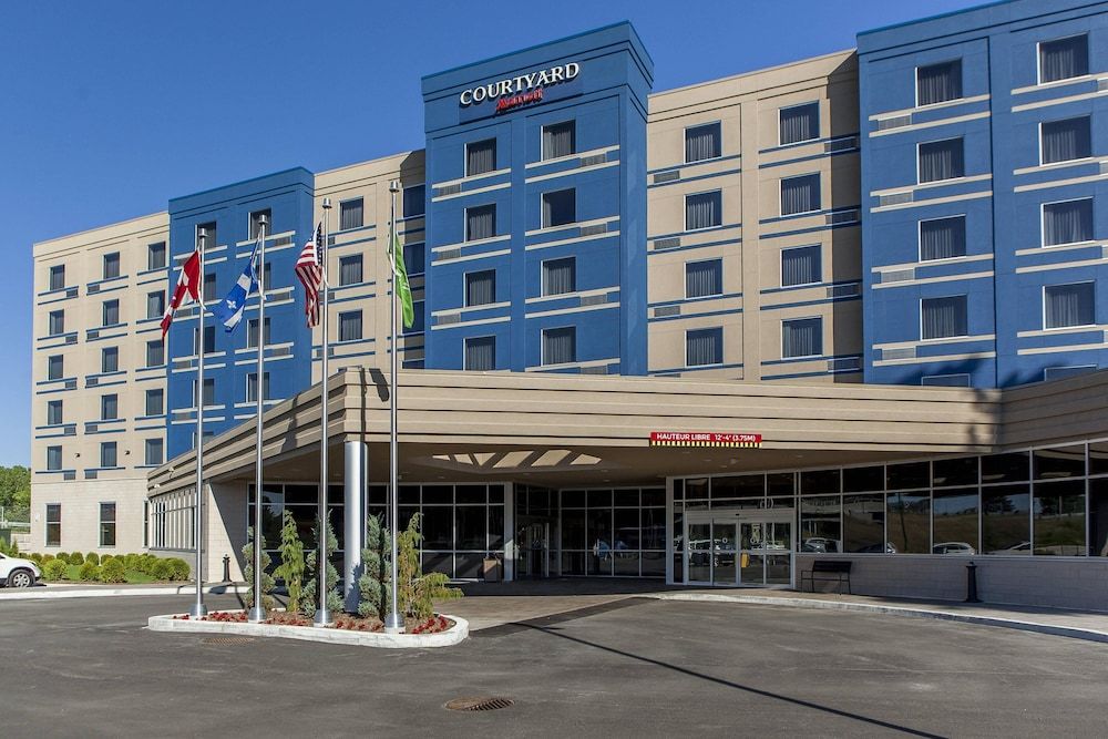 Courtyard by Marriott Montreal West Island/Baie D'Urfe 4 estrelas em Baie-dʼUrfé
