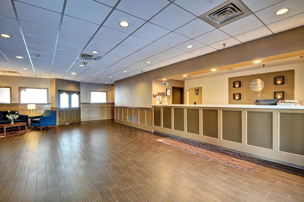 Comfort Inn & Suites Raphine - Lexington near I-81 and I-64 2