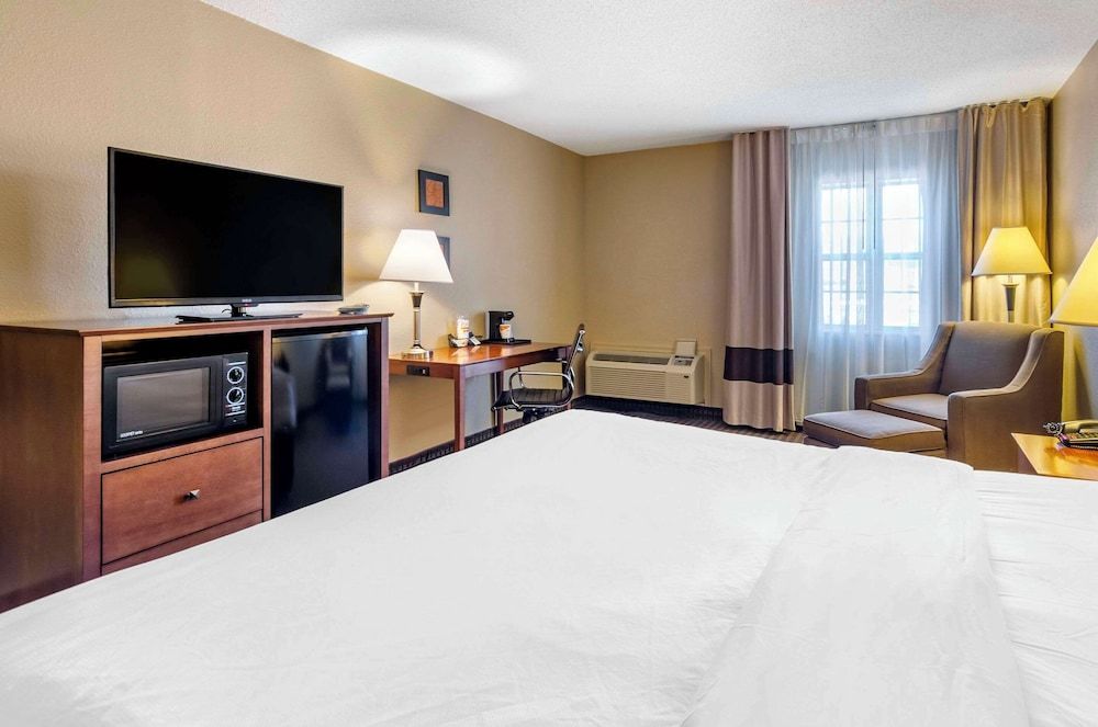 Comfort Inn & Suites Raphine - Lexington near I-81 and I-64 2 estrelas em Raphine