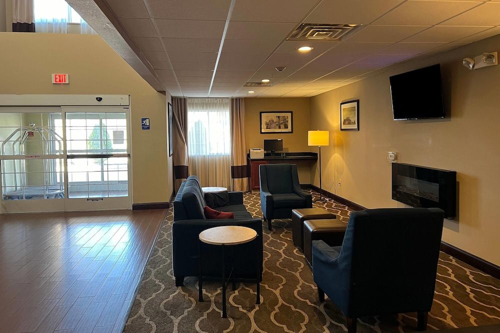Days Inn & Suites by Wyndham Manheim Lebanon 3