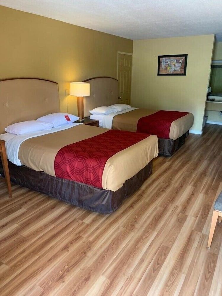 AmeriVu Inn & Suites - Gilbertsville 3