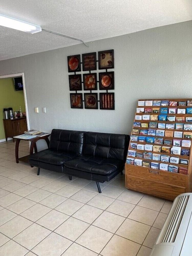 AmeriVu Inn & Suites - Gilbertsville 2